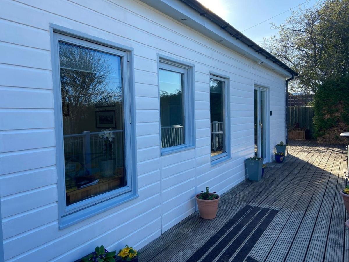 Chalet On The Green - Self Contained With Parking. Inshes Exteriér fotografie