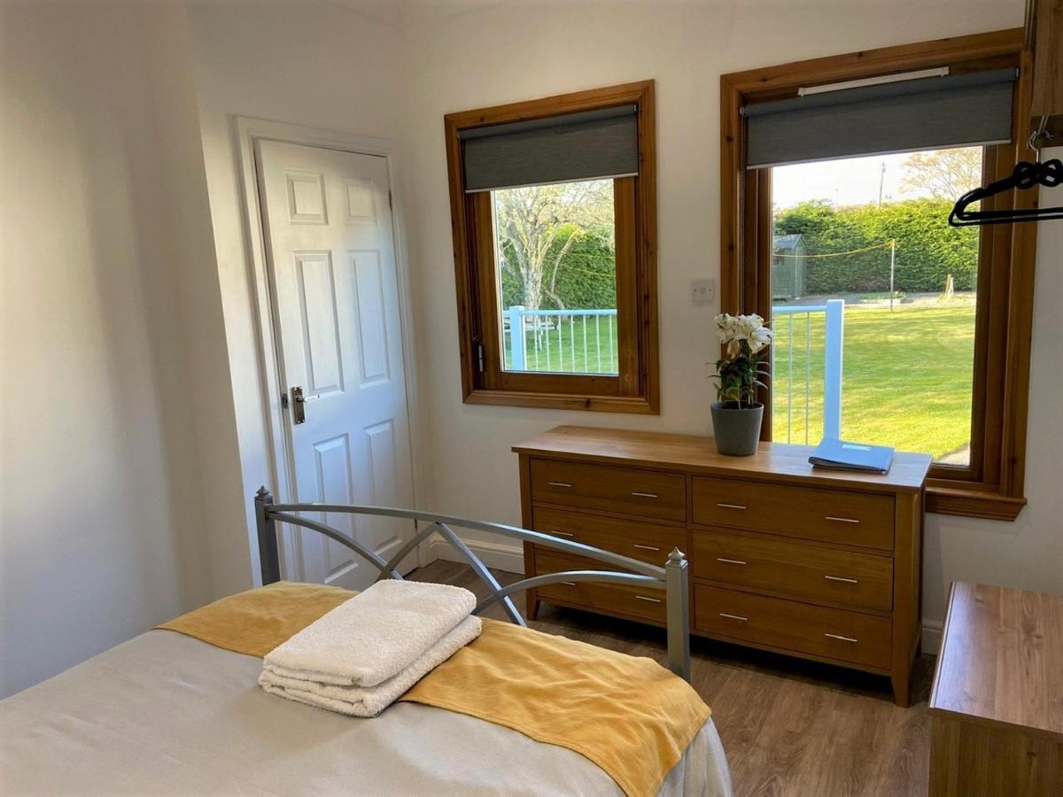 Chalet On The Green - Self Contained With Parking. Inshes Exteriér fotografie
