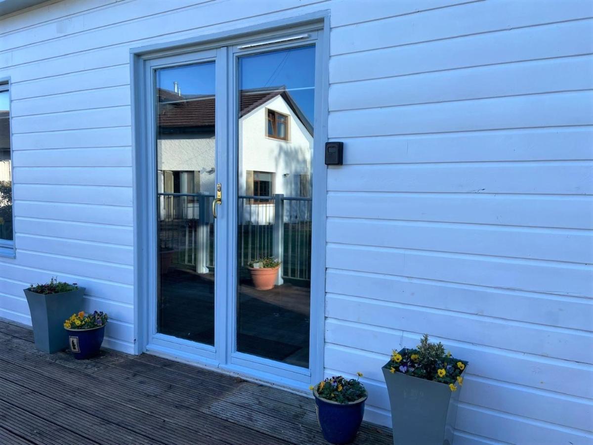 Chalet On The Green - Self Contained With Parking. Inshes Exteriér fotografie