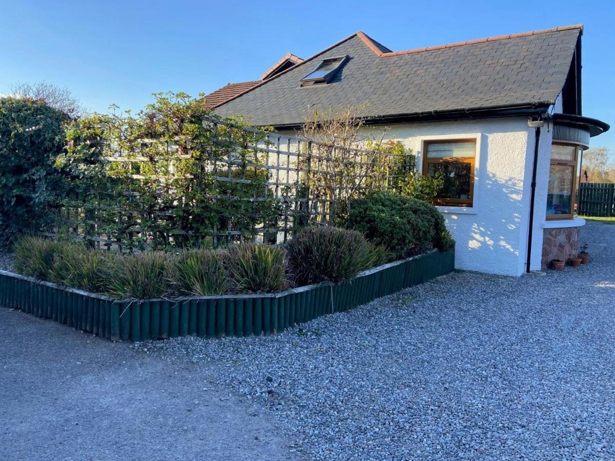 Chalet On The Green - Self Contained With Parking. Inshes Exteriér fotografie
